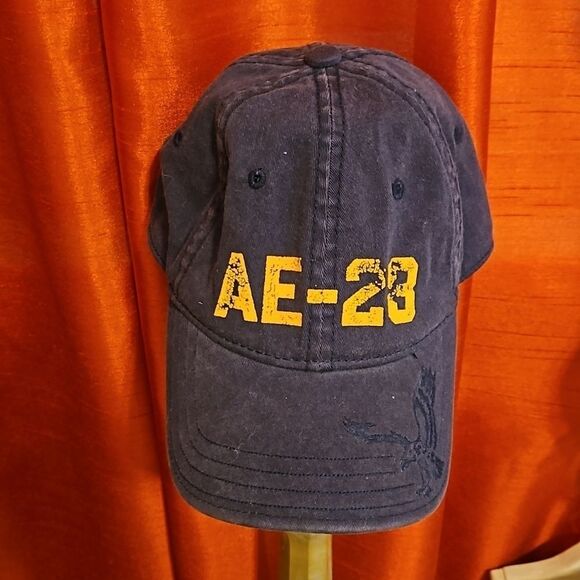 American Eagle dark gray with embossed Eagle cap size Small - Picture 1 of 9